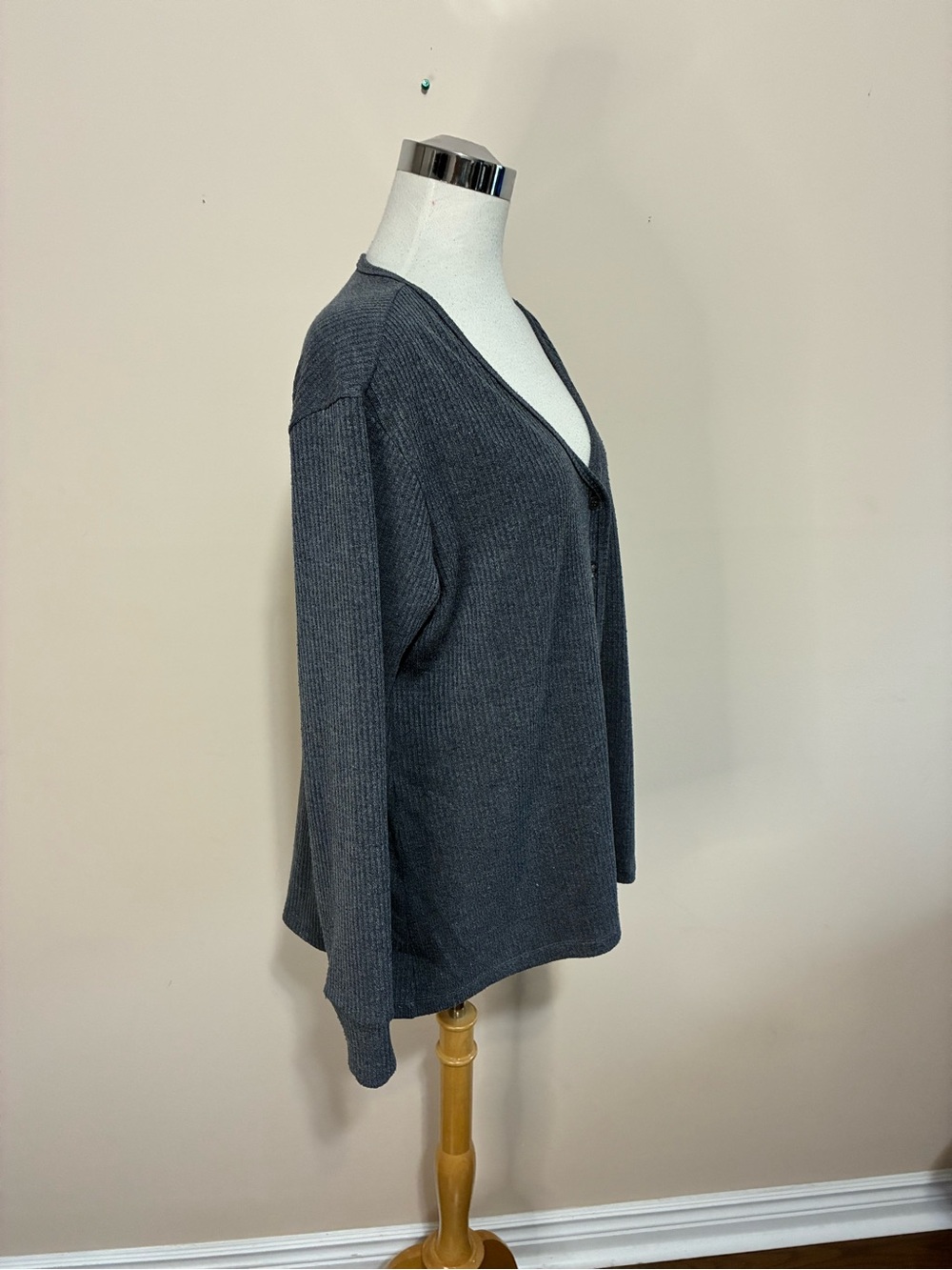 Smash + Tess Charcoal Ribbed Button-Front Cardigan - Picture 3 of 5